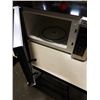 Image 3 : HAMILTON BEACH BRUSHED METAL MICROWAVE