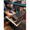 Image 1 : 2 TOASTER OVEN, 2 AIR MATTRESSES AND BREAST PUMP