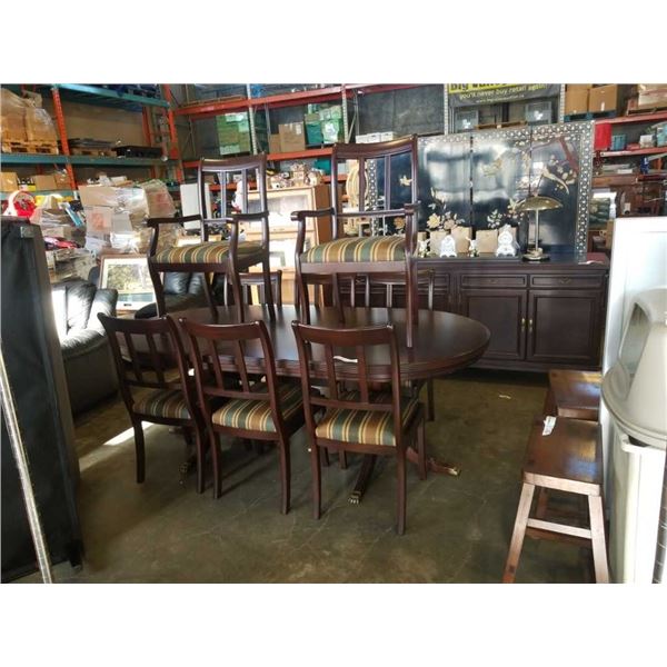 MAHOGANY CLAWFOOT DINING TABLE WITH 8 CHAIRS