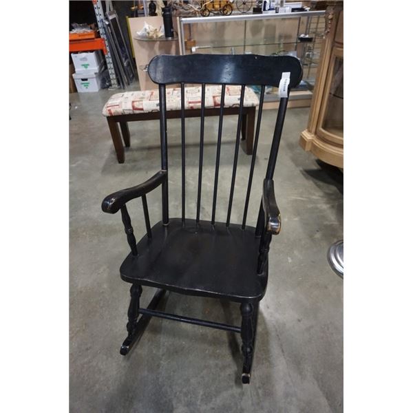 BLACK ROCKING CHAIR