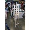 Image 1 : 6FT ADJUSTABLE PAINTERS EASEL
