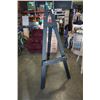 Image 1 : 6FT PAINTERS EASEL
