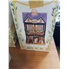 Image 3 : 4 CHRISTMAS HOUSE DECORATIONS - 2 COOKIE JAR HOUSES IN BOX - CHRISTMAS HOUSES IN BOX