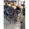 Image 2 : 8 BAR STOOLS
