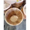 Image 3 : 4 WOOD BARRELS WITH PLASTIC INSERTS FOR RETAIL DISPLAY