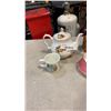 Image 4 : SADLER TEAPOT WITH ROYAL ALBERT AND ANSLEY TEACUPS, COTTAGE WARE AND BLUE JAY