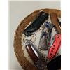Image 4 : TRAY OF FOLDING POCKET KNIVES