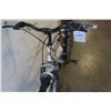 Image 2 : WHITE/BLACK SPORTEK BIKE