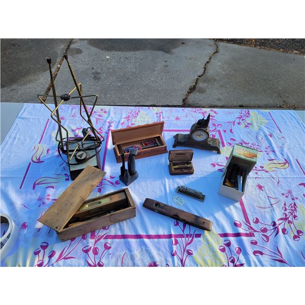 Vintage TV Antenna - Vintage Levels - Vintage Razors - Desk Clock