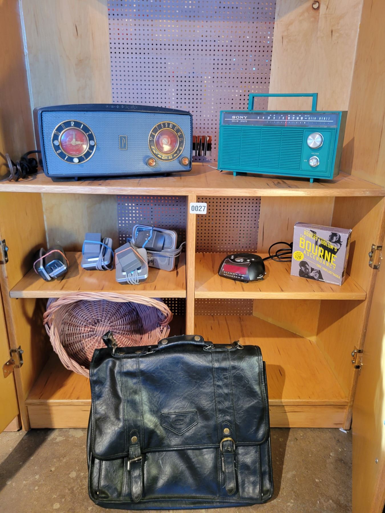 Transistor Computer Briefcase 2 Vintage Radios - Electric Transistor - Briefcase - Home Phone System ...