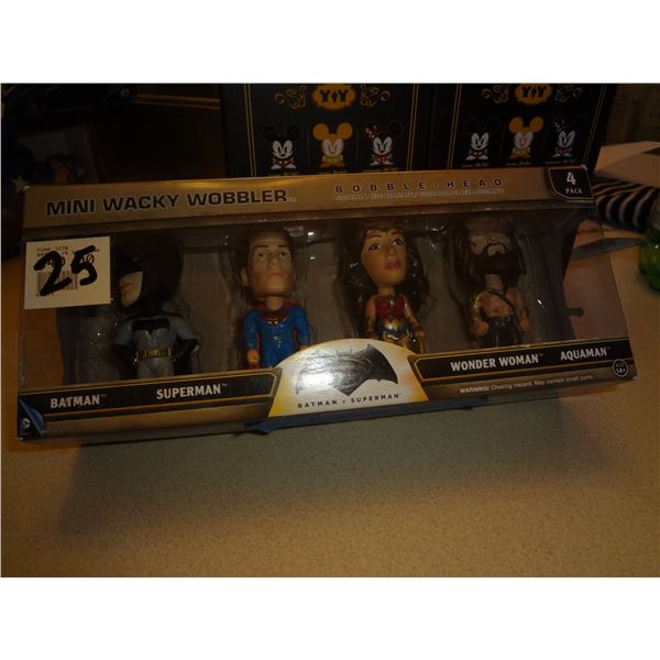 Batman Vs Superman Mini Wacky Wobblers
