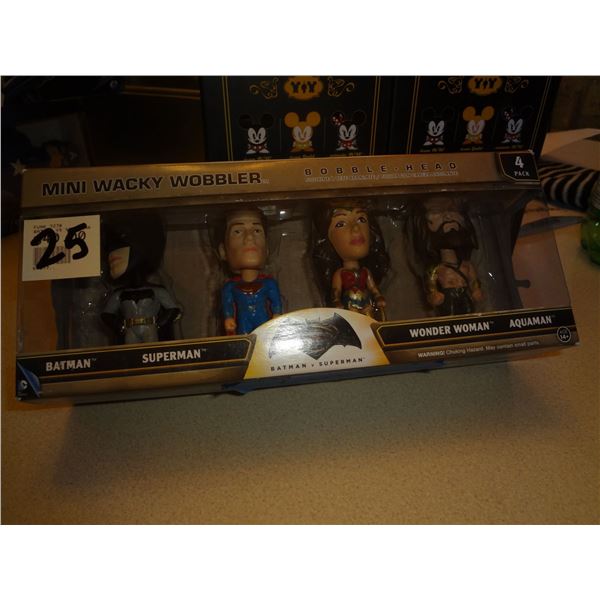 Batman Vs Superman Mini Wacky Wobblers