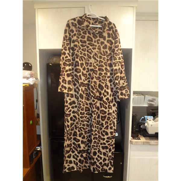 Brand New Ladies 5XL Leopard Print Vanda Overcoat shirt