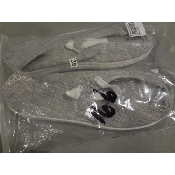 Size 9 Grey Canvas Shoes