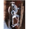 Image 1 : post drill crank operated
