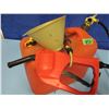 Image 2 : 5 gallon Jerry can with Flo and go hand pump
