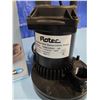 Image 2 : flotec submersible pump with hose