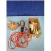 Image 1 : trouble light, extension cords, clothespins