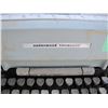 Image 2 : Underwood type master typewriter needs a good cleaning