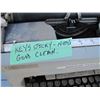 Image 3 : Underwood type master typewriter needs a good cleaning