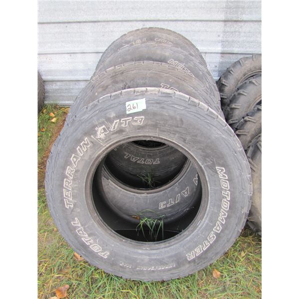 set of four Motomaster total Terrain A/T3 tires LT 285 70 R17