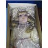 Image 2 : collector doll