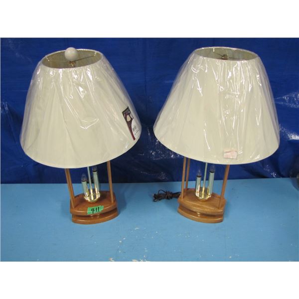 pair of table lamps