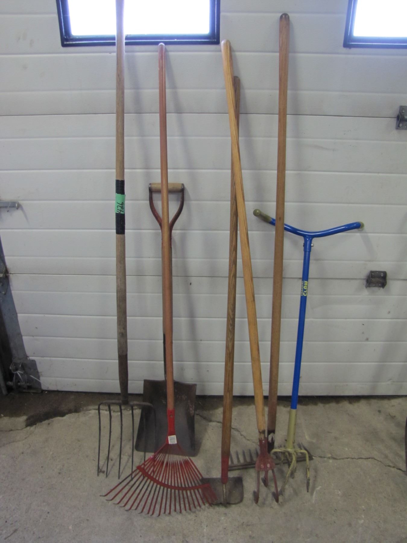 Fork, rakes, hand cultivator Etc