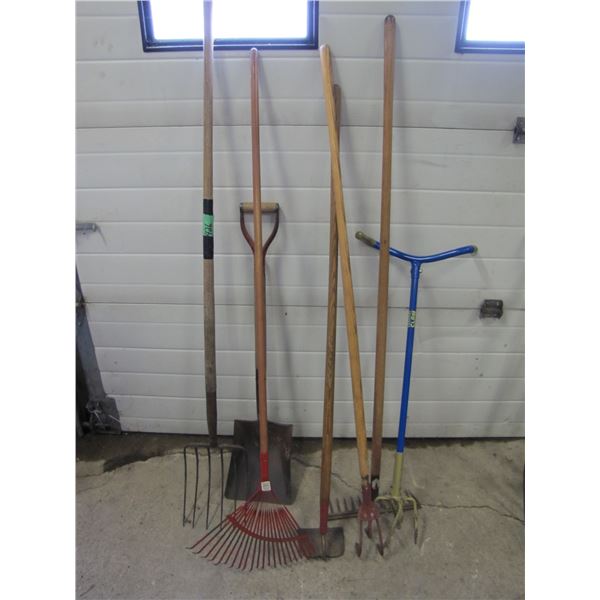 Fork, rakes, hand cultivator Etc