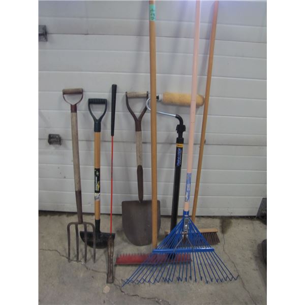 rakes, potato Fork, shovels Etc