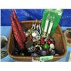 Image 3 : assorted decorations