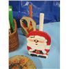 Image 4 : assorted decorations
