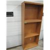 Image 2 : bookshelf 5 shelves one Shelf has cut outs