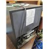 Image 6 : uberhaus wine refrigerator - consigner says excellent working condition