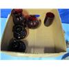 Image 4 : small displays, pictures, bottles etcetera