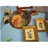 Image 6 : small displays, pictures, bottles etcetera