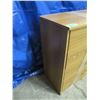 Image 3 : 4 drawer dresser