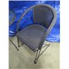 Image 4 : small patio table with 2 chairs