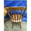 Image 6 : apartment size drop leaf table with 4 chairs