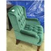 Image 4 : green button back armchair