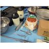 Image 4 : pots and pans and assorted housewares