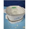 Image 1 : Pyrex measuring Bowl, 2 Corning Ware dishes etcetera