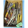 Image 1 : assorted pliers and vice grips