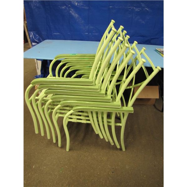 Lot of 6 stacking patio chairs no cushions