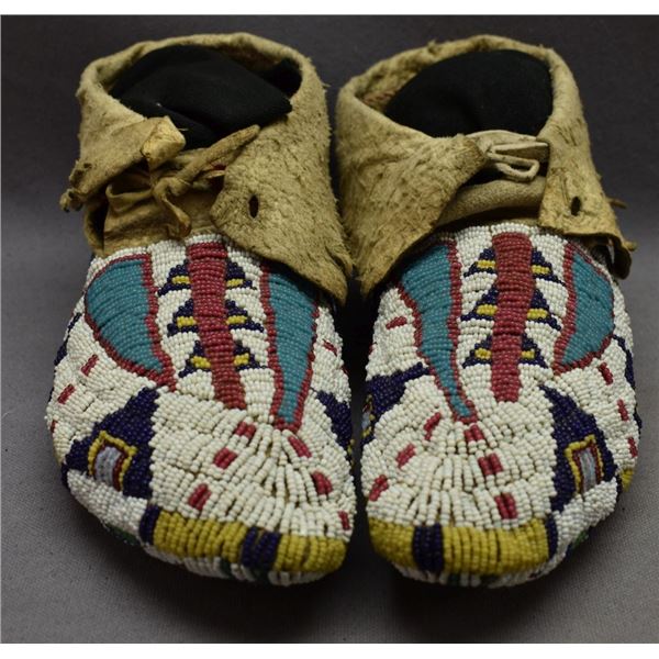 SIOUX INDIAN MOCCASINS