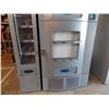 Image 7 : 3-piece vending machine (with keys) - consigner says working when last used - Heavy! bring help for