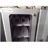 Image 3 : 3-piece vending machine (with keys) - consigner says working when last used - Heavy! bring help for