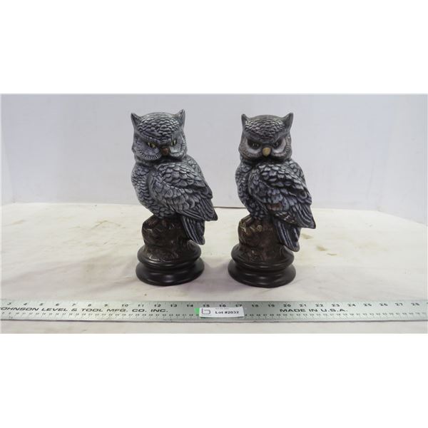 (2) ceramic owl ornaments