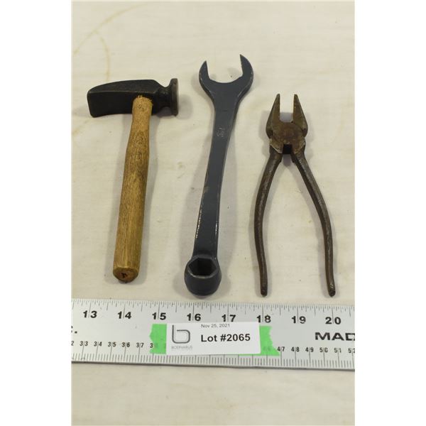 Ford Wrench, Small Hammer & Metal Grips