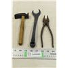 Image 1 : Ford Wrench, Small Hammer & Metal Grips